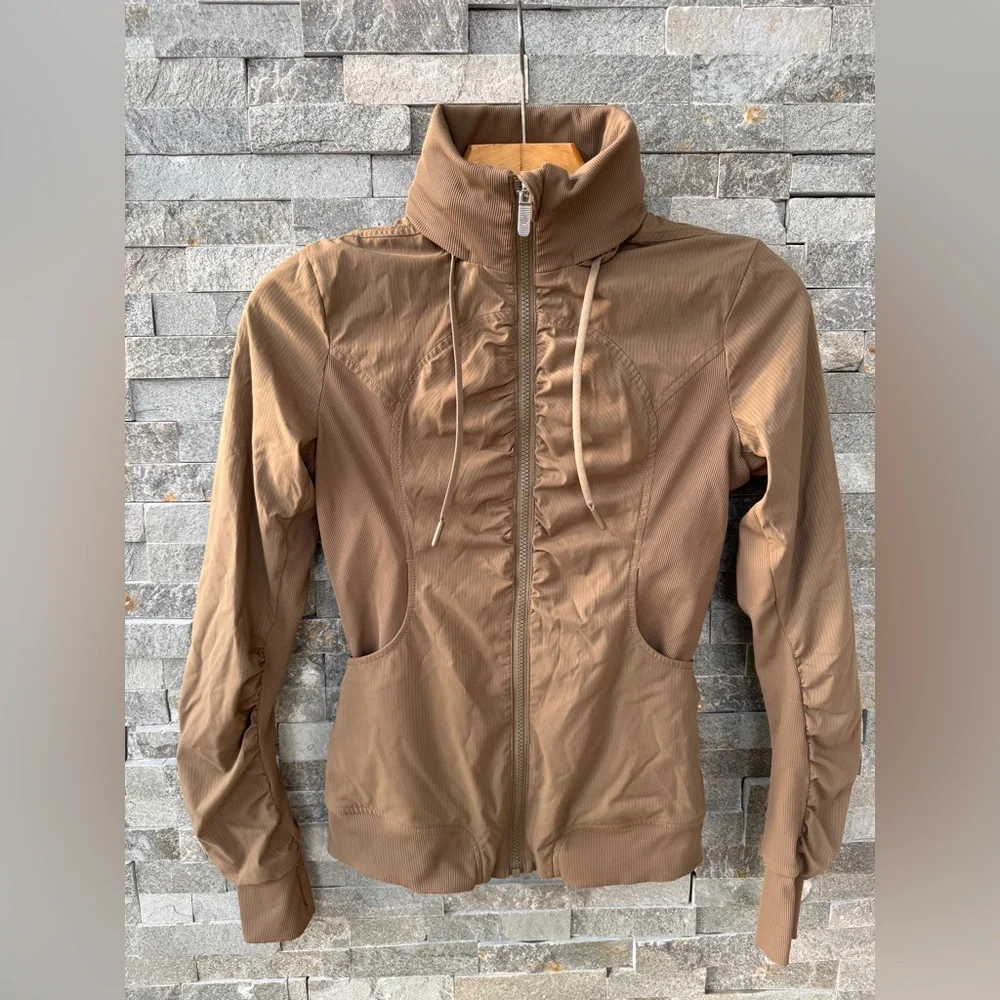 LuLulemon Beyond the Studio Beige Tan Brown Safari Hoodie Jacket 6 - Picture 5 of 16
